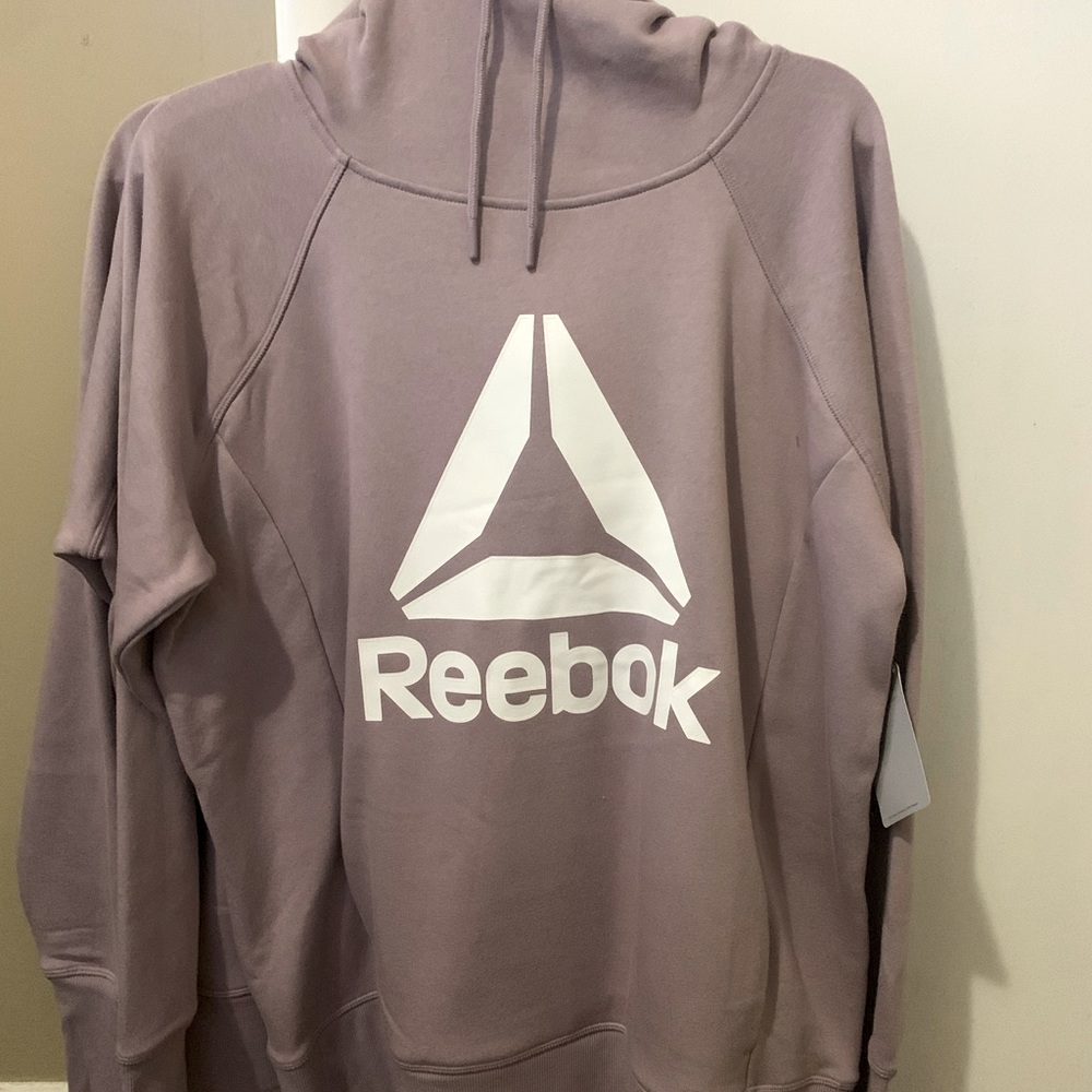 SALE! NWT. Reebok Lavendar Hoodie. Sz medium.